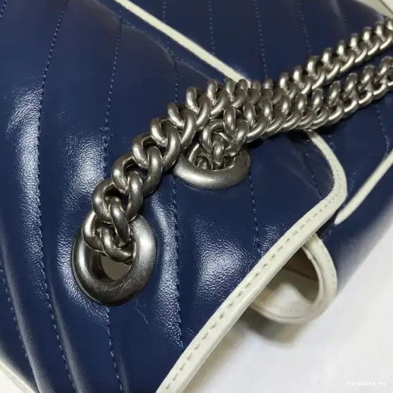 First bag ru Marmont GUCCI 26CM GG 0705